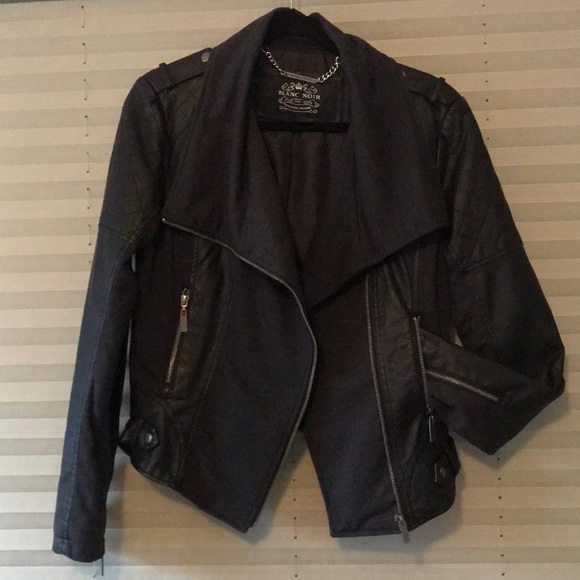 Sassy asymmetrical moto jacket - Picture 6 of 8